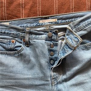 Levi’s Wedgie sz 31